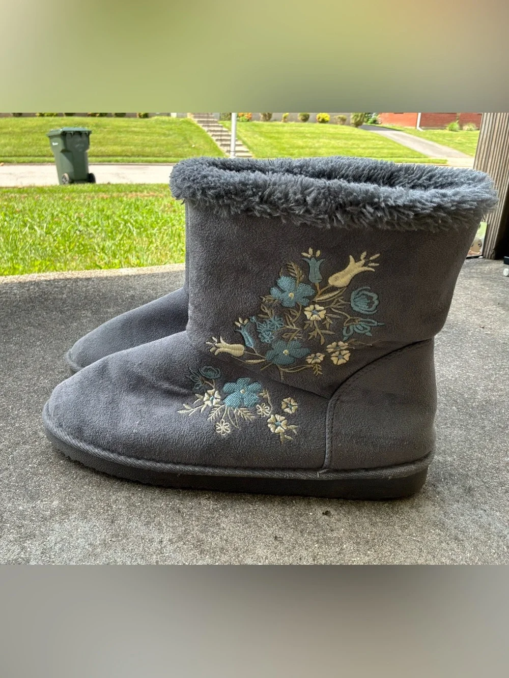 Women's Gray Floral Embroidered Faux-Suede Winter Boots